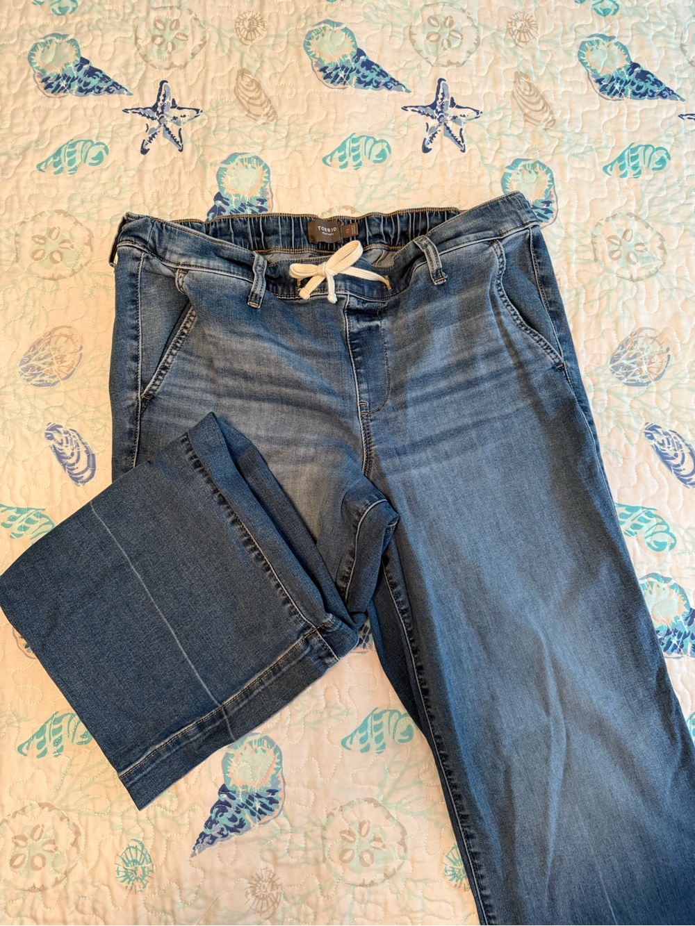 Torrid Weekend wide leg Mid-rise Drawstring Waist Jeans 1R
